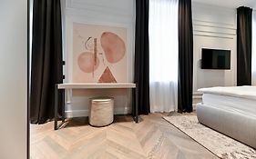 Three Pearls Deluxe Rooms